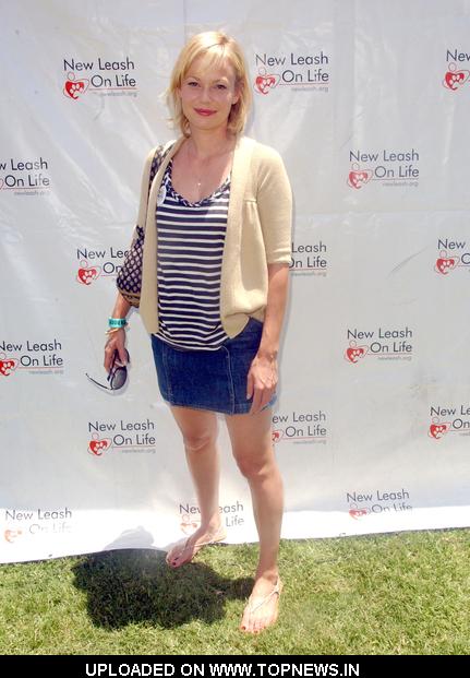 Samantha Mathis at New Leash On Life Presents 2008 'Nuts For Mutts" 7th Annual Dog Show Samantha Mathis at New Leash On Life Presents 2008 'Nuts For Mutts" 7th Annual Dog Show